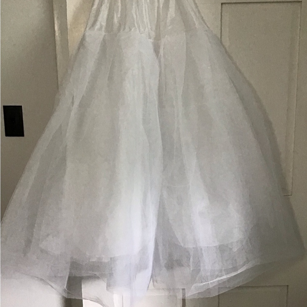 White long crinoline elastic waist layered EUC